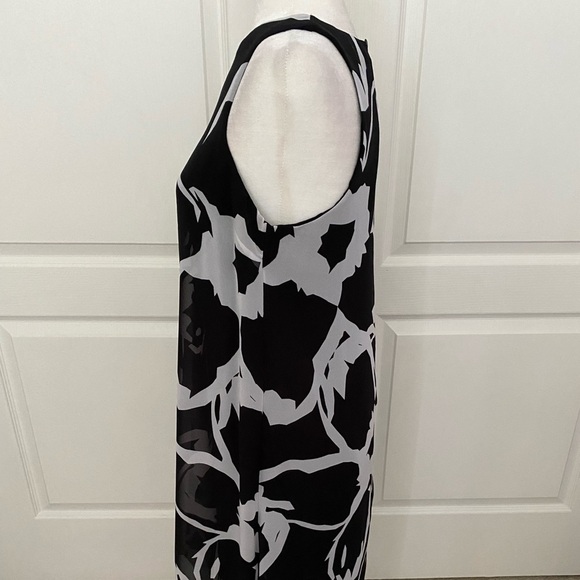 Vince Camuto Black & White Hi-Lo Sleeveless Dress | Size Small | Keyhole Back - Picture 4 of 11